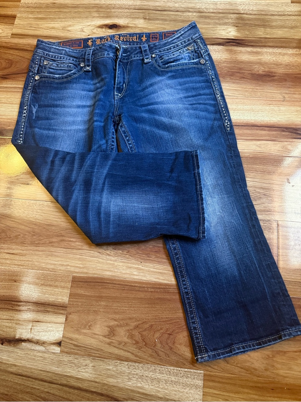 Rock Revival Women's capri Jeans in Dark Indigo with Fading